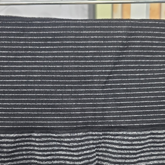 Ryka Seamless Ombre High-Waisted Crop Leggings | Blue | Small - Picture 8 of 9